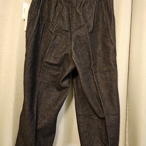ALIA Woman's Capris - Picture 2 of 6
